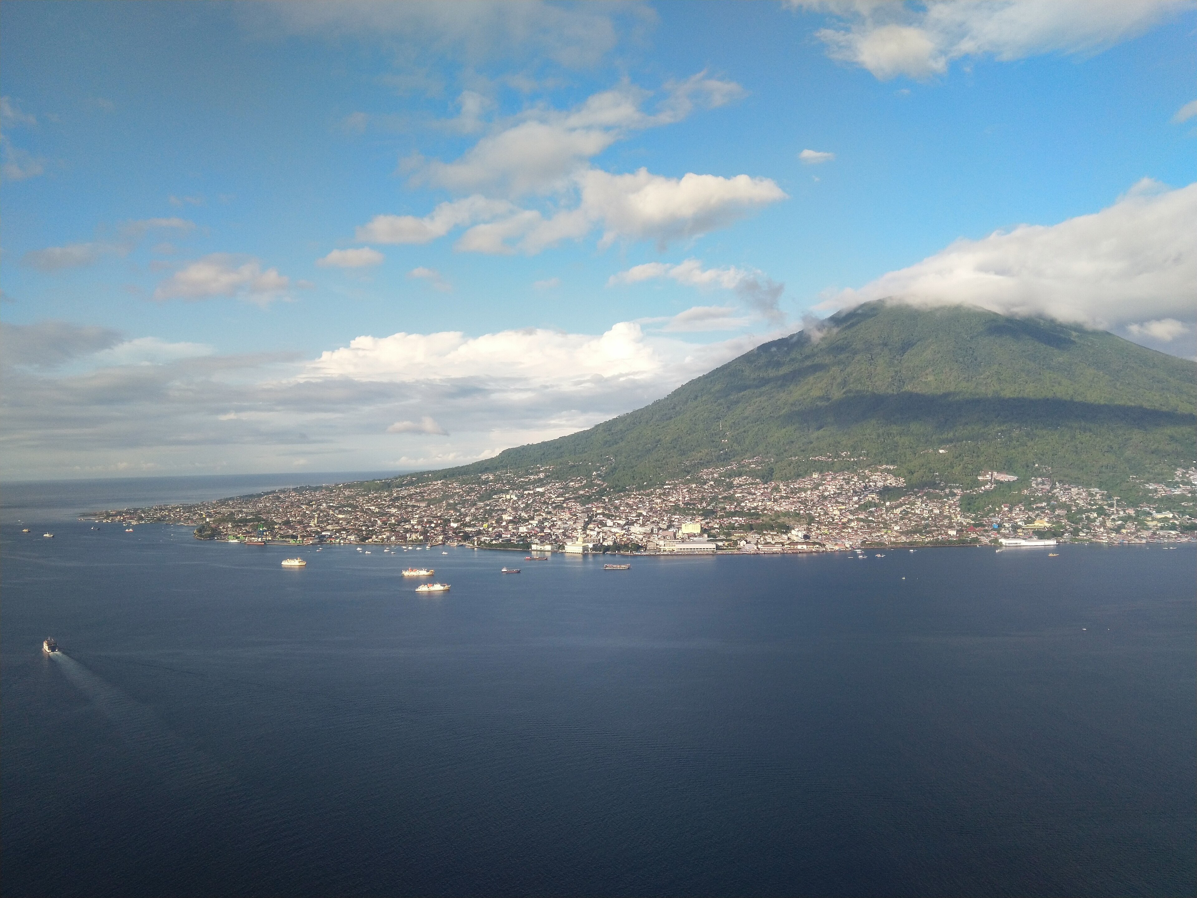 M5.7 earthquake · 127 km NW of Ternate, Indonesia